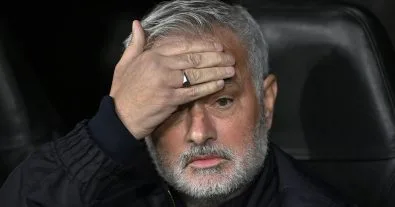 ضربة قاتلة لمورينيو قبل الكلاسيكو.. ريال مدريد يعلن غياب كورتوا رسميًا بسبب الإنفلونزا