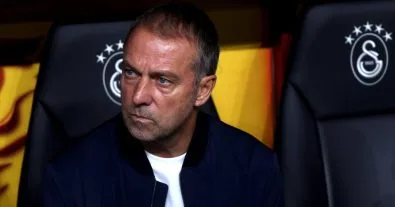 قبل الكلاسيكو ولقاء باريس.. ثنائي برشلونة الجديد يضع فليك أمام اختبار صعب
