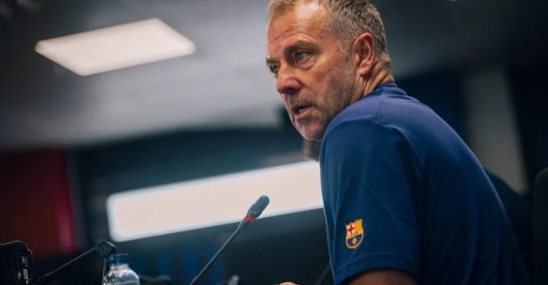 برشلونة يتحرك لتصحيح أخطاء الدفاع.. وفليك يكشف ما دار مع ديكو