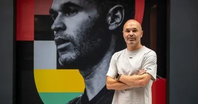 إنييستا يكشف أصعب لحظة في حياته: «عندما لم أعد أحتمل طلبت المساعدة».. ورأي صريح في رودري