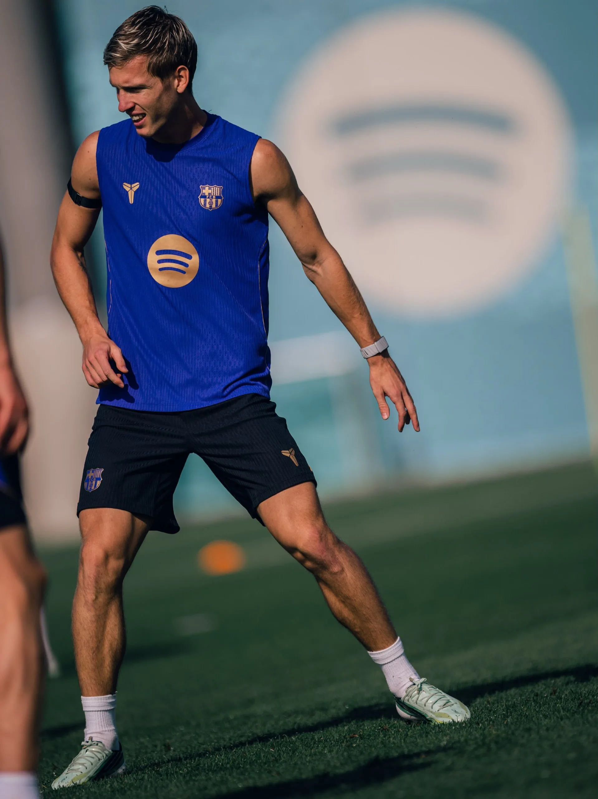 برشلونة يستعد للكلاسيكو بغياب كوندي واولمو.. وفليك يستعين بمواهب لا ماسيا