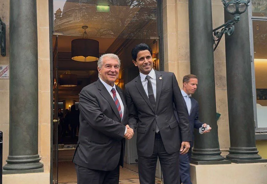 مفاجأة من العيار الثقيل.. لابورتا يغازل باريس سان جيرمان ورئيسه قبل المواجهة المرتقبة!